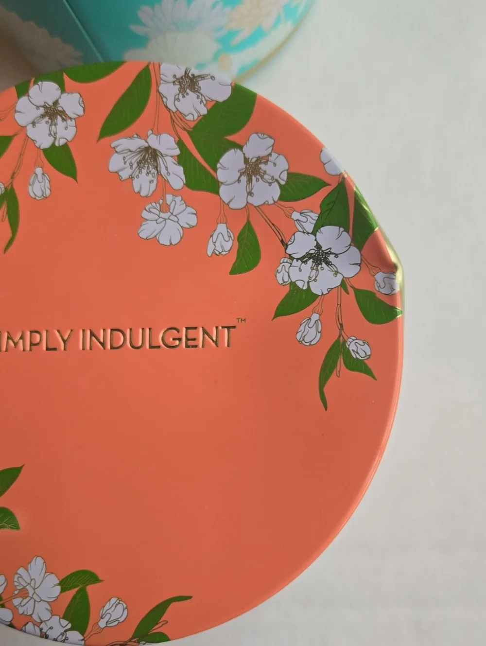 2 Simply Indulgent Soy Scented Candles Floral Tins Peach Blossom Water Lily 14OZ